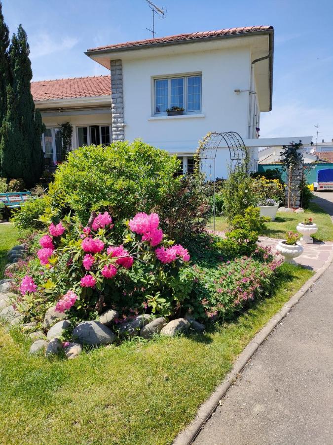 Chambre D'Hotes Les Hortensias Gelos Bagian luar foto